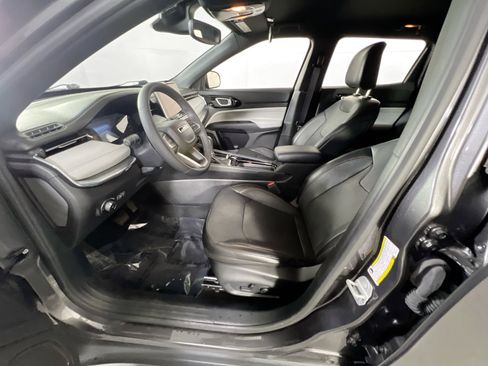 Used 2023 Jeep Compass Limited AWD/4WD image 19