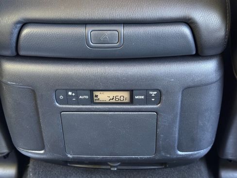 Used 2021 Nissan Armada SL w/ Captain's Chairs Package AWD/4WD image 37