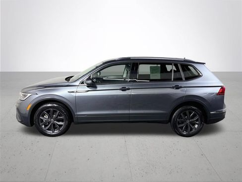 Used 2023 Volkswagen Tiguan SE FWD image 10