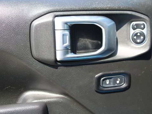 Used 2022 Jeep Wrangler Unlimited Sport AWD/4WD image 11
