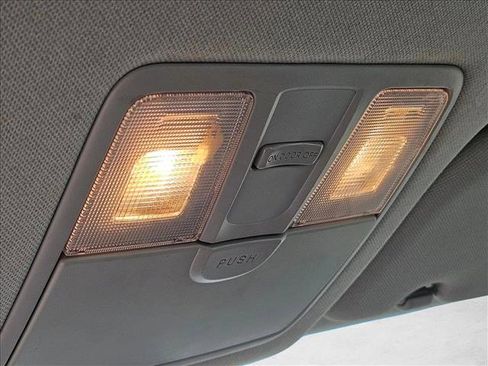 Used 2015 Hyundai Elantra SE FWD image 15