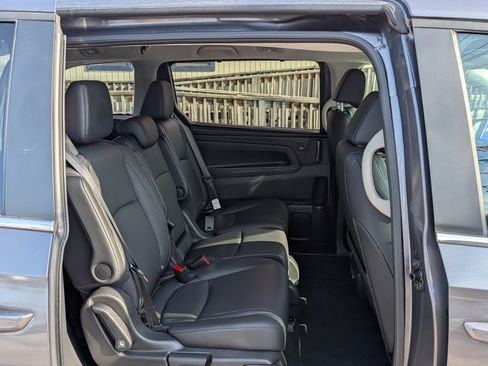 Used 2025 Honda Odyssey EX-L image 11