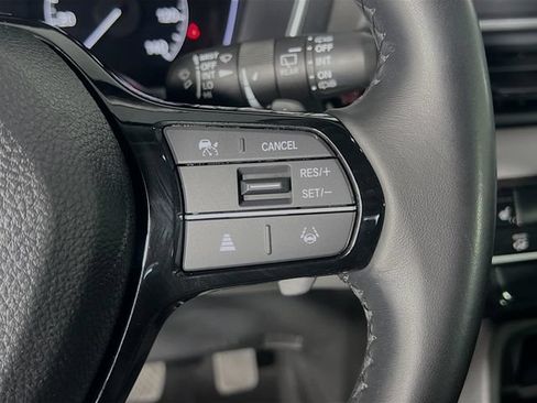 Used 2025 Honda Pilot EX-L image 18