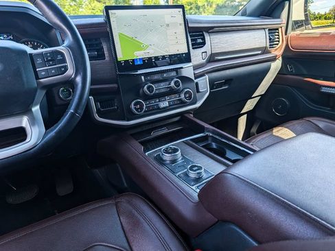 Used 2024 Ford Expedition Limited AWD/4WD image 24