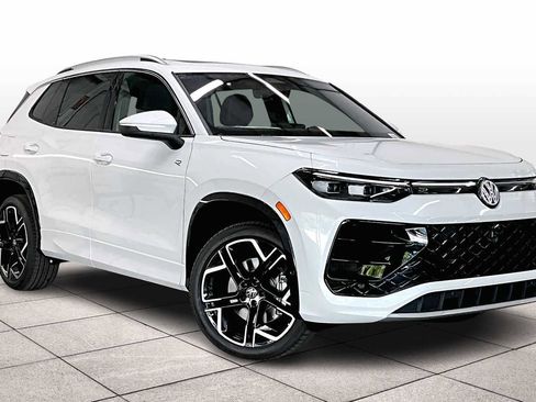 New 2026 Volkswagen Tiguan SEL R-Line image 2