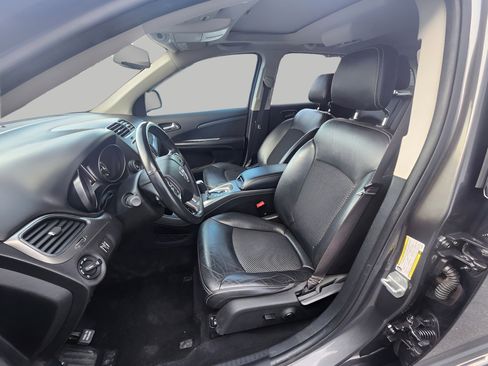 Used 2018 Dodge Journey Crossroad w/ Nav & Sun Group image 12