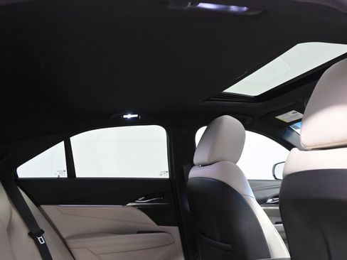 Used 2023 Cadillac CT4 Premium Luxury RWD image 17