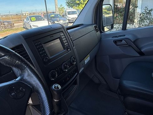 Used 2018 Mercedes-Benz Sprinter 2500 image 24