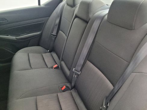 Used 2024 Nissan Altima 2.5 SV FWD image 18
