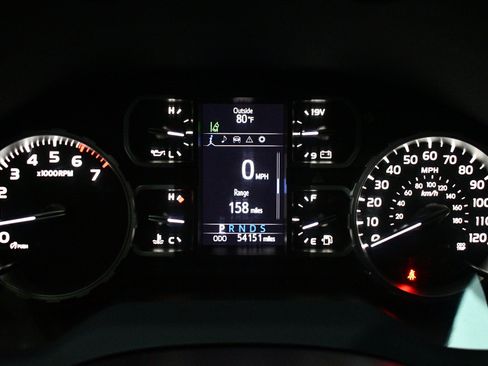 Used 2019 Toyota Tundra SR5 w/ SR5 Upgrade Package AWD/4WD image 25