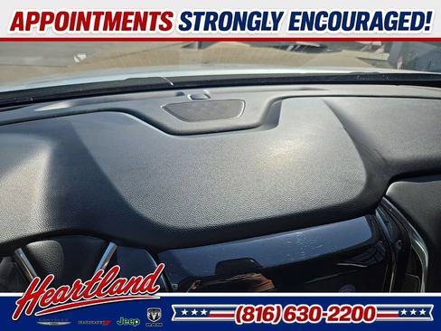 Used 2021 Chevrolet Traverse Premier AWD/4WD image 50