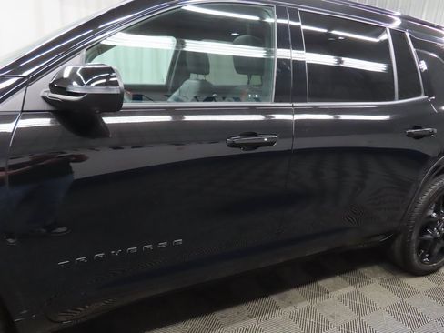 Used 2024 Chevrolet Traverse RS image 48