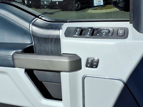 Certified 2022 Ford F450 Limited w/ FX4 Off-Road Package image 11