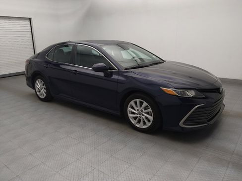 Used 2022 Toyota Camry LE image 11