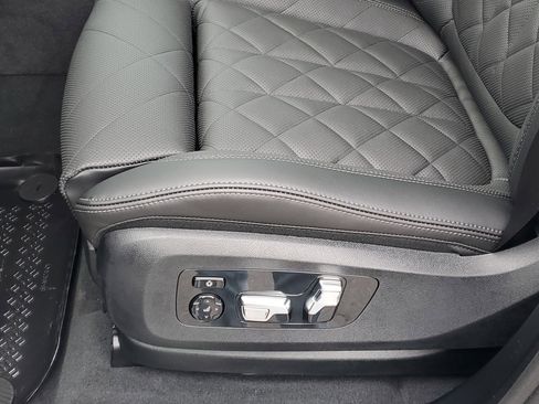 New 2026 BMW X5 xDrive40i w/ M Sport Package AWD/4WD image 9