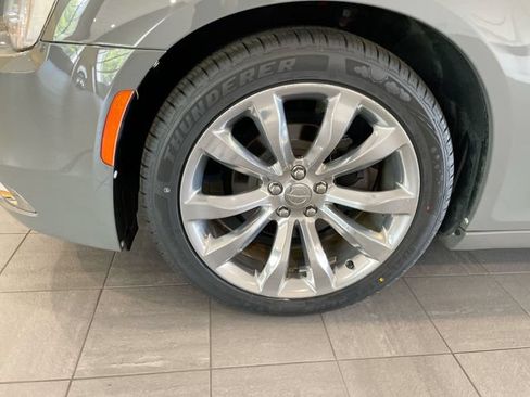 Used 2019 Chrysler 300 Touring L w/ Quick Order Package 22F RWD image 8