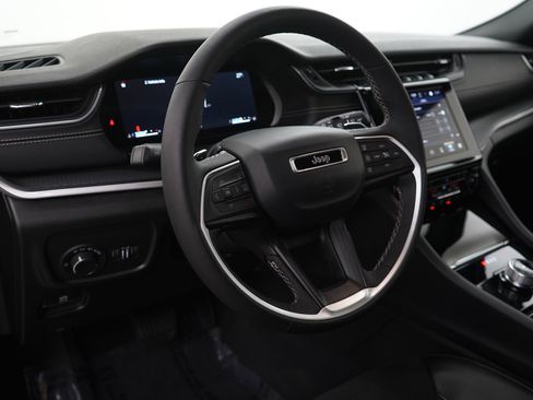 Used 2023 Jeep Grand Cherokee L Laredo image 20