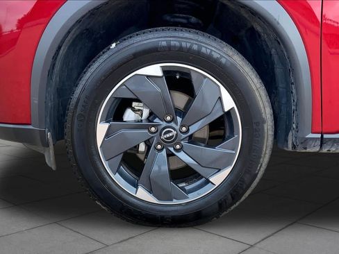 Used 2025 Nissan Rogue SV AWD/4WD image 11