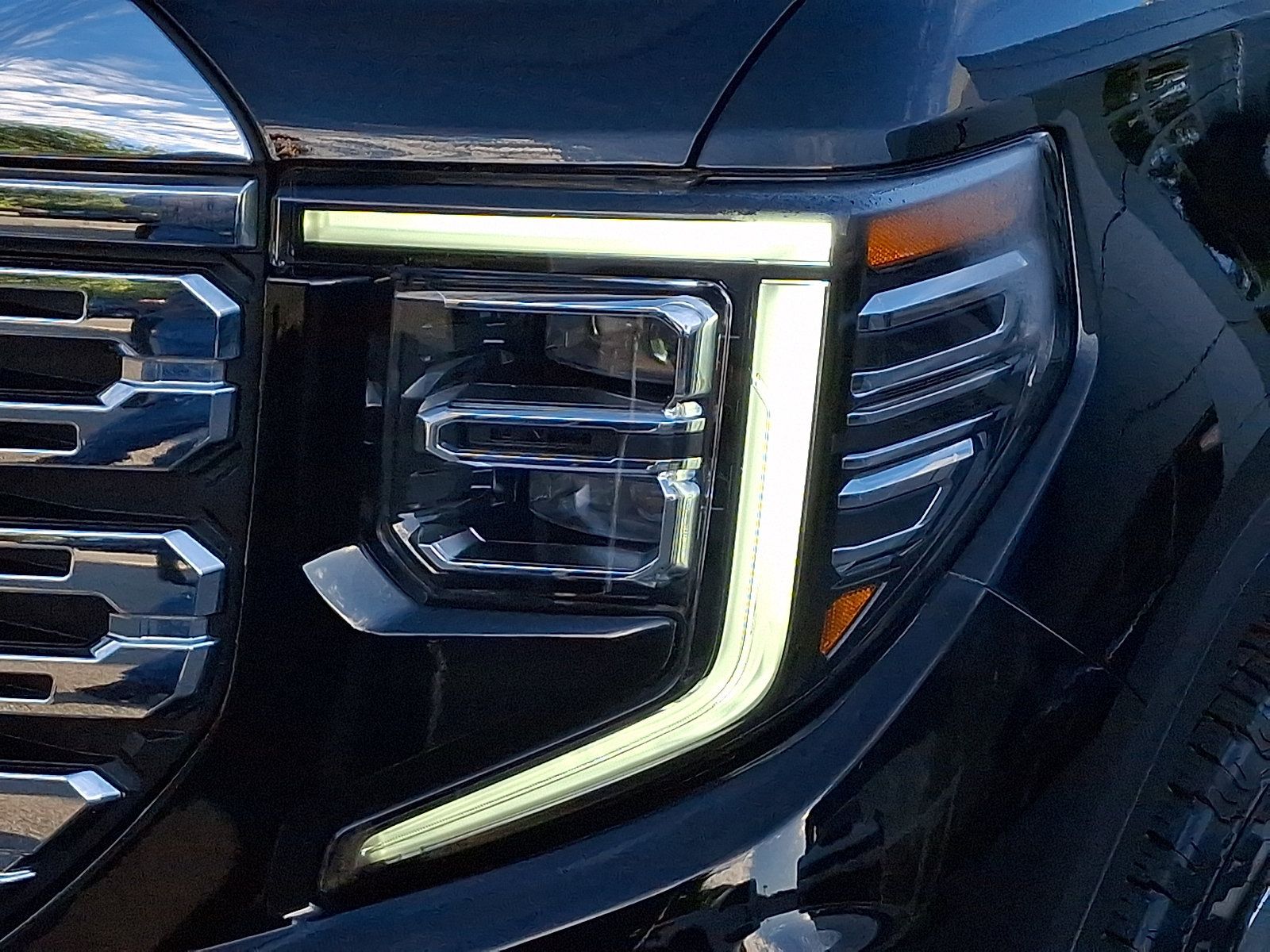 Certified 2022 GMC Sierra 1500 Denali AWD/4WD image 9