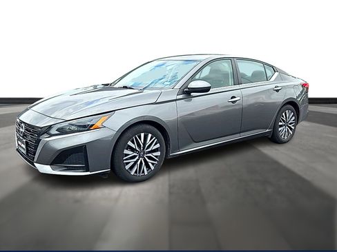 Used 2023 Nissan Altima 2.5 SV image 1