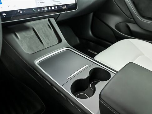 Used 2023 Tesla Model 3 Standard Range RWD image 30