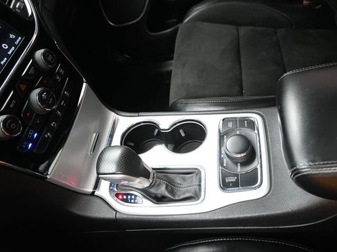 Used 2019 Jeep Grand Cherokee SRT image 20