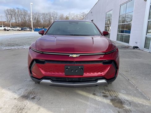Used 2024 Chevrolet Equinox EV LT image 3