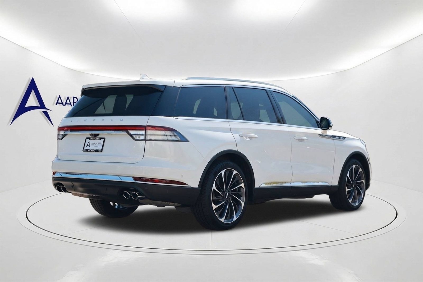 Used 2024 Lincoln Aviator Reserve w/ Equipment Group 201A AWD/4WD image 4