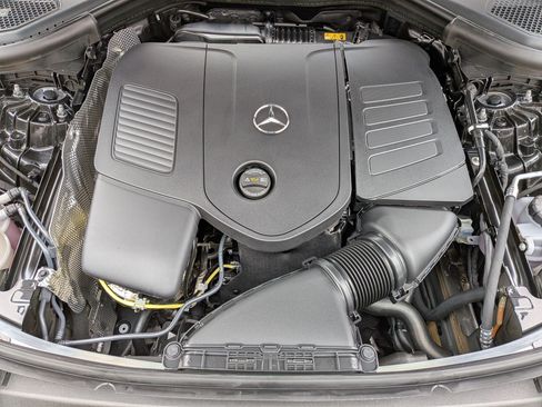 Used 2026 Mercedes-Benz GLC 300 4MATIC image 34
