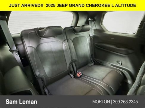 New 2025 Jeep Grand Cherokee L Altitude image 27