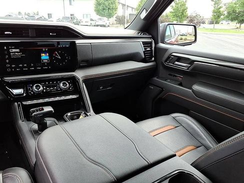 Used 2023 GMC Sierra 1500 AT4 w/ Technology Package AWD/4WD image 27