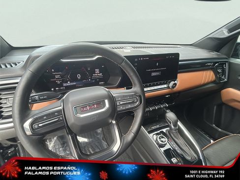 Used 2025 GMC Canyon AT4 w/ Technology Plus Package AWD/4WD image 15