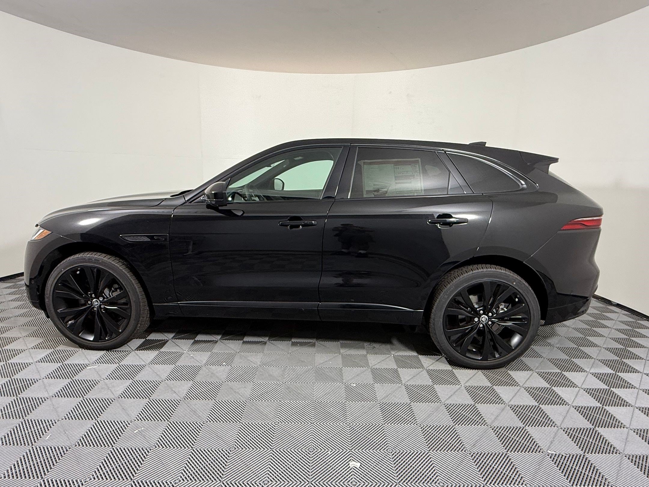 New 2026 Jaguar F-PACE R-Dynamic S AWD/4WD image 2