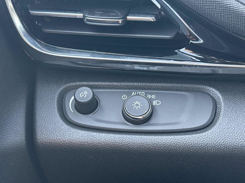 Certified 2024 Buick Envista Sport Touring w/ Convenience I Package FWD image 25