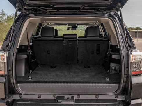 Used 2022 Toyota 4Runner SR5 Premium image 26