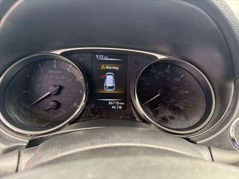 Used 2015 Nissan Rogue SV w/ SV Premium Package image 12