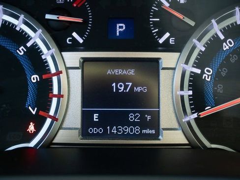 Used 2018 Toyota 4Runner SR5 image 12