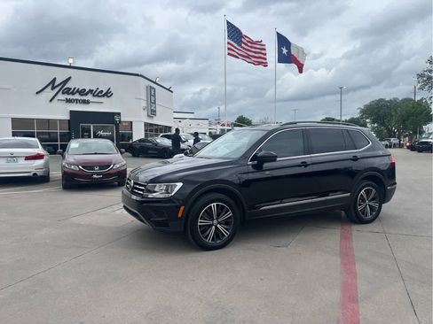 Used 2018 Volkswagen Tiguan SE image 1