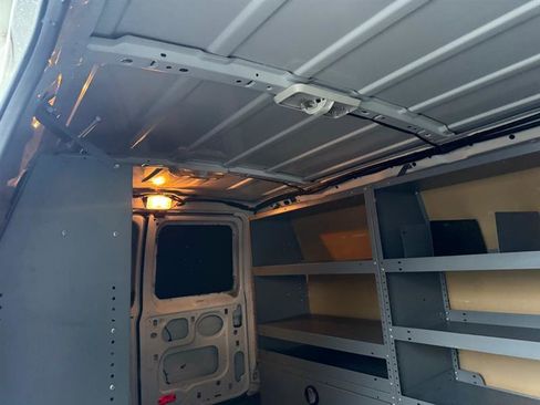 Used 2011 Ford E-250 and Econoline 250 image 15