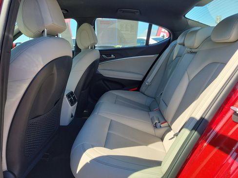 Used 2023 Genesis G70 2.0T RWD image 16