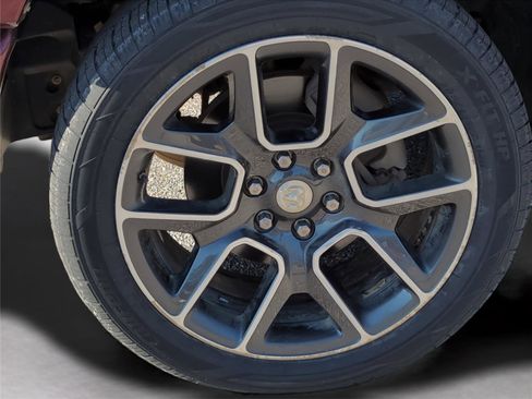 Used 2019 RAM 1500 Laramie image 9