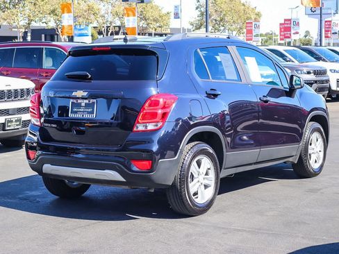 Used 2022 Chevrolet Trax LT w/ Driver Confidence Package AWD/4WD image 4