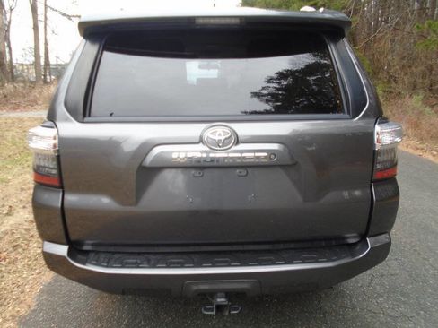 Used 2018 Toyota 4Runner SR5 4x2 4dr SUV image 6