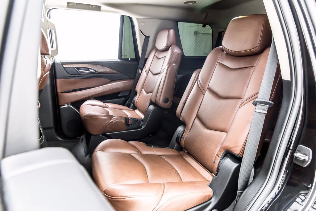 Used 2019 Cadillac Escalade Premium Luxury RWD image 30