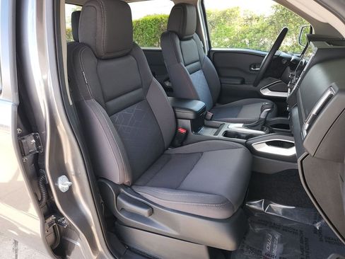 Certified 2025 Nissan Frontier SV image 20