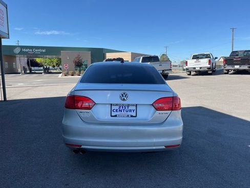 Used 2013 Volkswagen Jetta SE FWD image 21