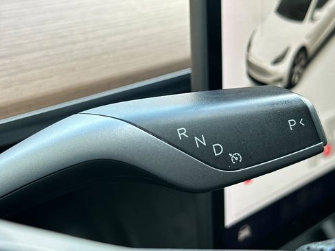 Used 2022 Tesla Model Y Performance image 22