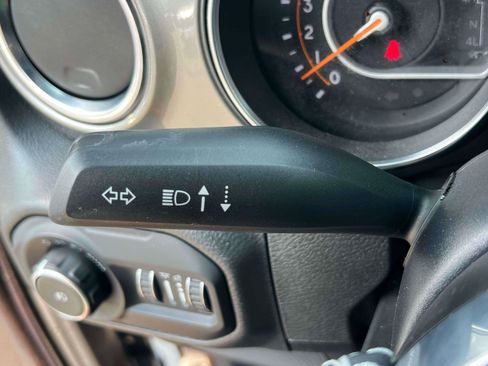Used 2022 Jeep Wrangler Unlimited Sahara w/ Cold Weather Group AWD/4WD image 18