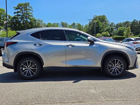 Used 2025 Lexus NX 250 FWD w/ Towing Package (2000 Lbs) image 6