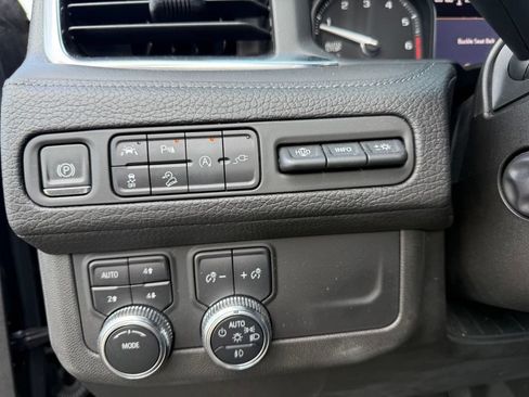 Used 2021 GMC Yukon Denali AWD/4WD image 34